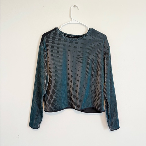 Nike Run Division Midlayer Top - Picture 2 of 9